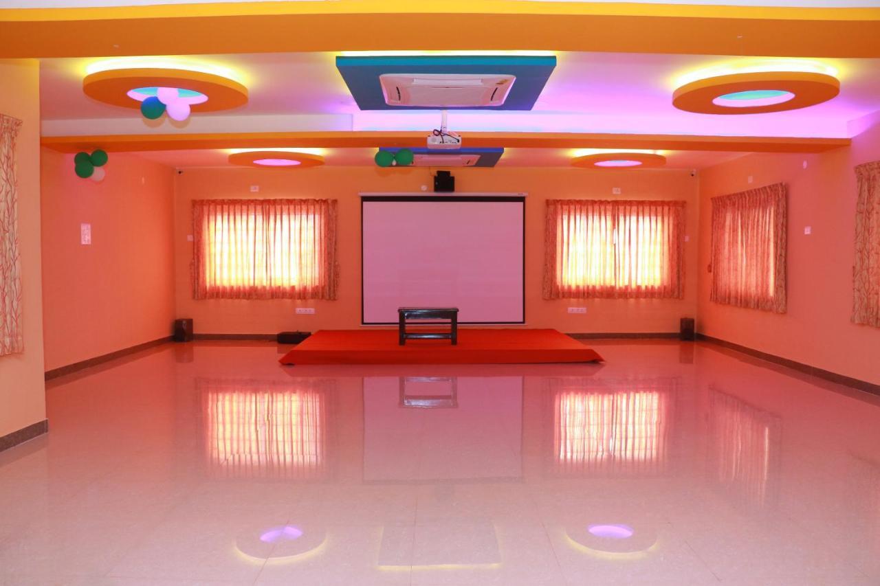 Отель Avm Residency Paramagudi Экстерьер фото